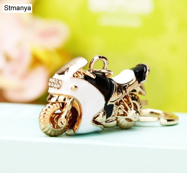 💎 Crystal Car Keychain – Sparkling & Stylish Bag Charm ✨