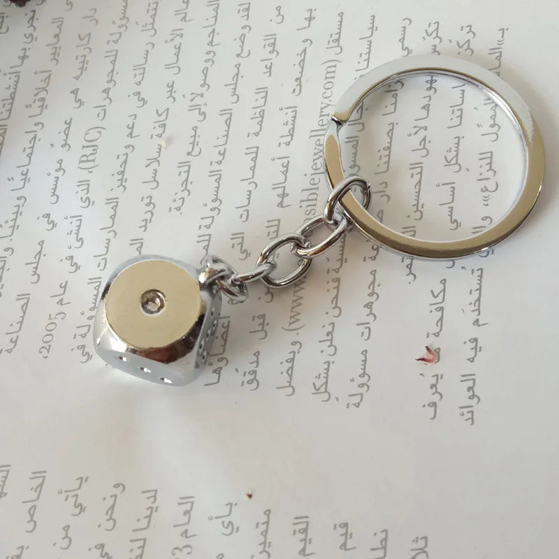 🎸🎲 Cool Metal Keychains – Guitar & Dice Edition