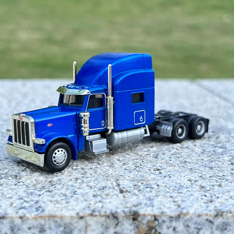 🔥 Die-Cast Classic American Semi Truck 🖤 | 1:64 Scale Collectible Model