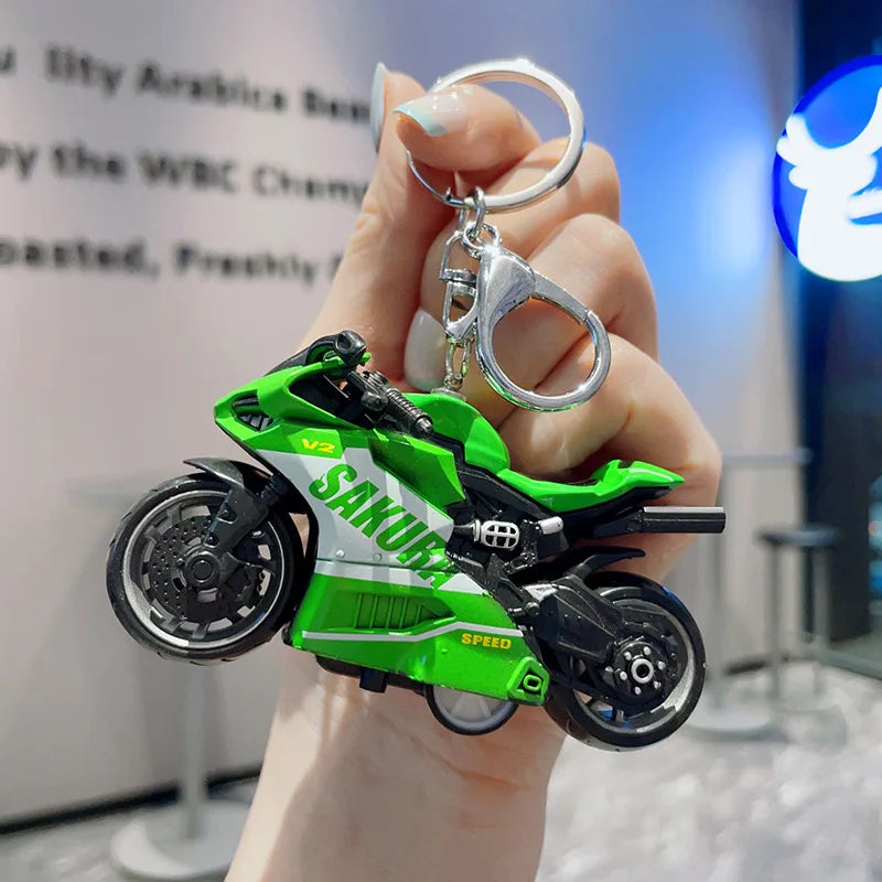 🏍️ Mini Clockwork Motorcycle Keychain – Creative Gift for Riders & Collectors 🛠️