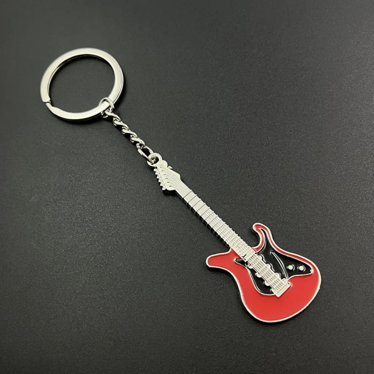 🎸 Creative Mini Guitar Keychain – Shine with Musical Vibes!