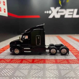 🔥 Die-Cast Classic American Semi Truck 🖤 | 1:64 Scale Collectible Model