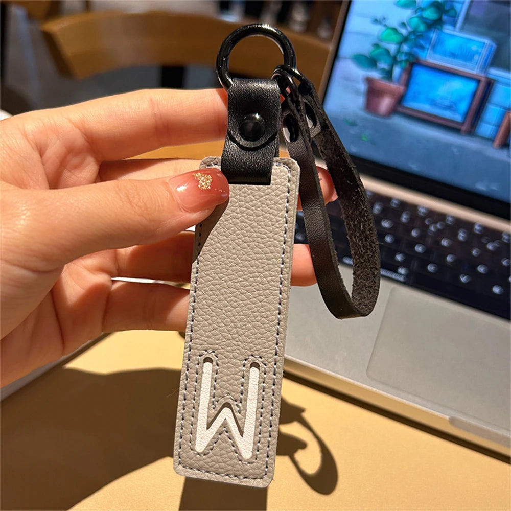 🔠 Leather Initial Keychain – Personal Touch in Style!