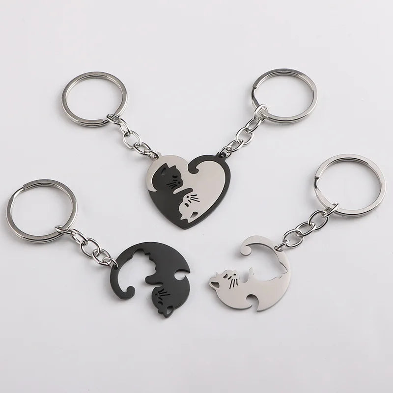 🖤🤍 Cute Black & White Cats Couple Keychain – For True Love! 🐱