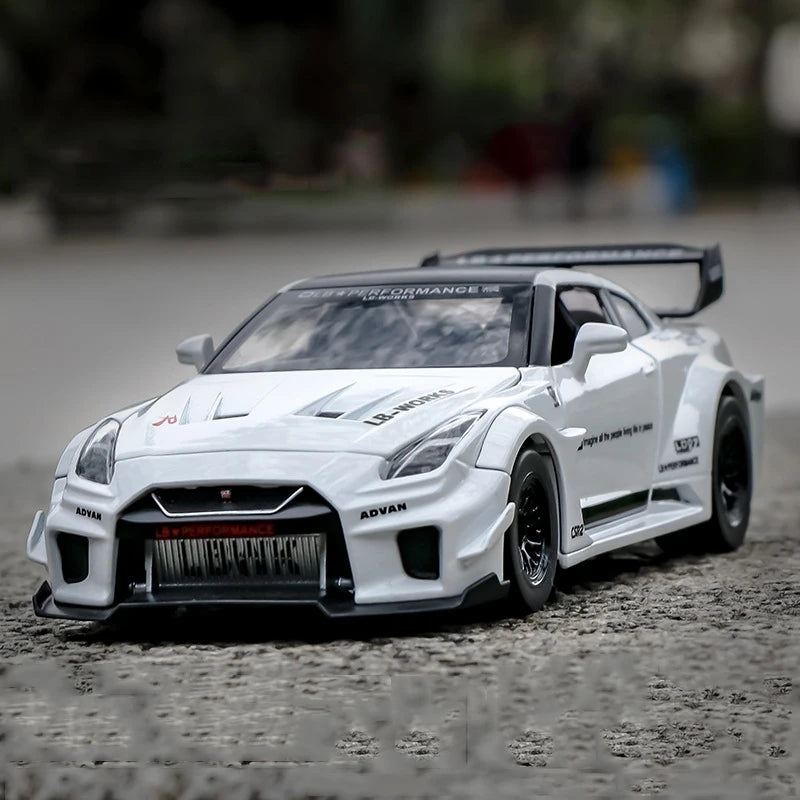 🏎️ 1:32 GTR CSR2 Diecast Model Car – Sound & Light Edition 💨