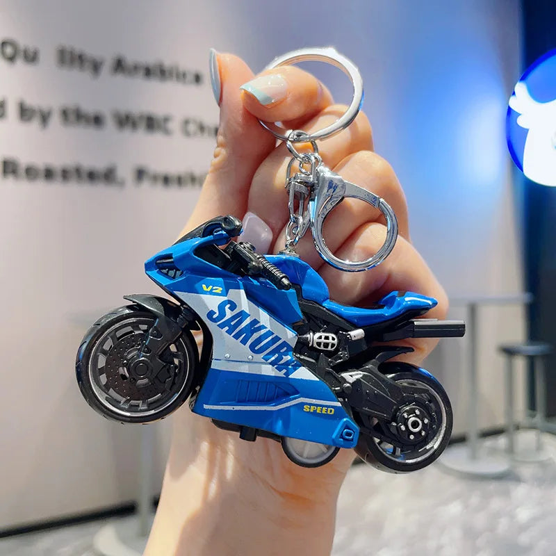 🏍️ Mini Clockwork Motorcycle Keychain – Creative Gift for Riders & Collectors 🛠️