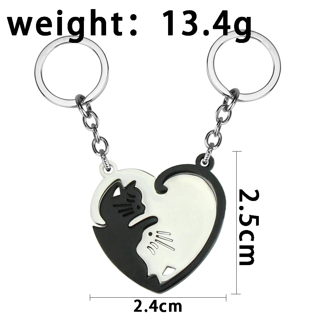 🖤🤍 Cute Black & White Cats Couple Keychain – For True Love! 🐱