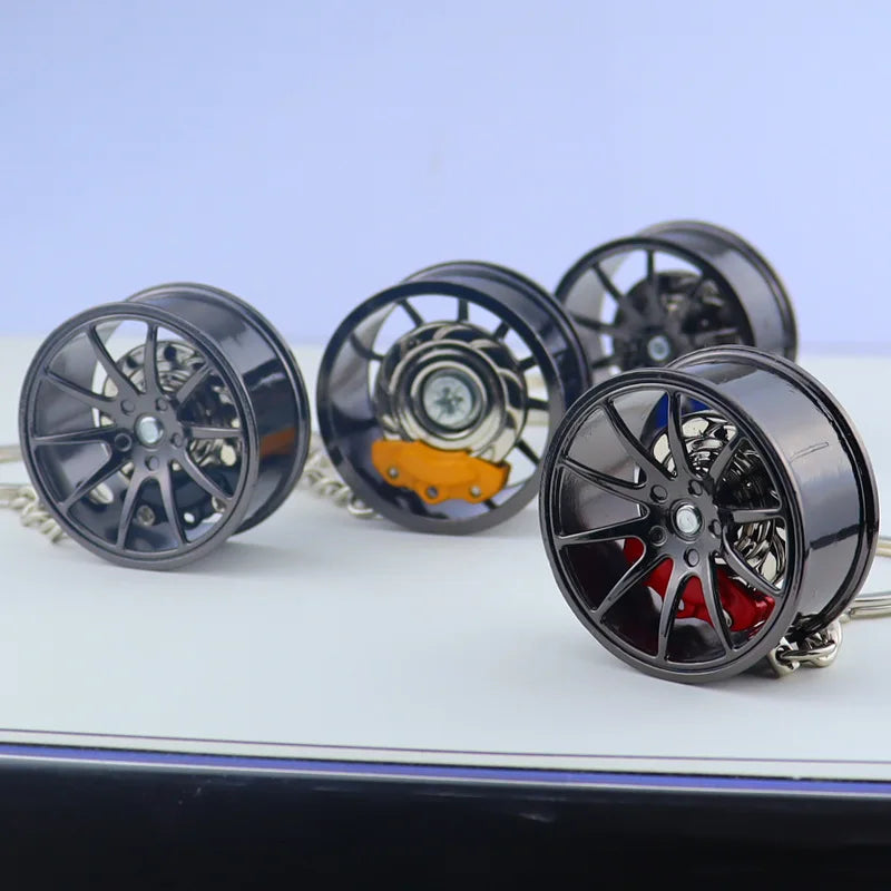 🟡 Racing Tire Hub Keychain – Stylish Metal Pendant for Car Enthusiasts