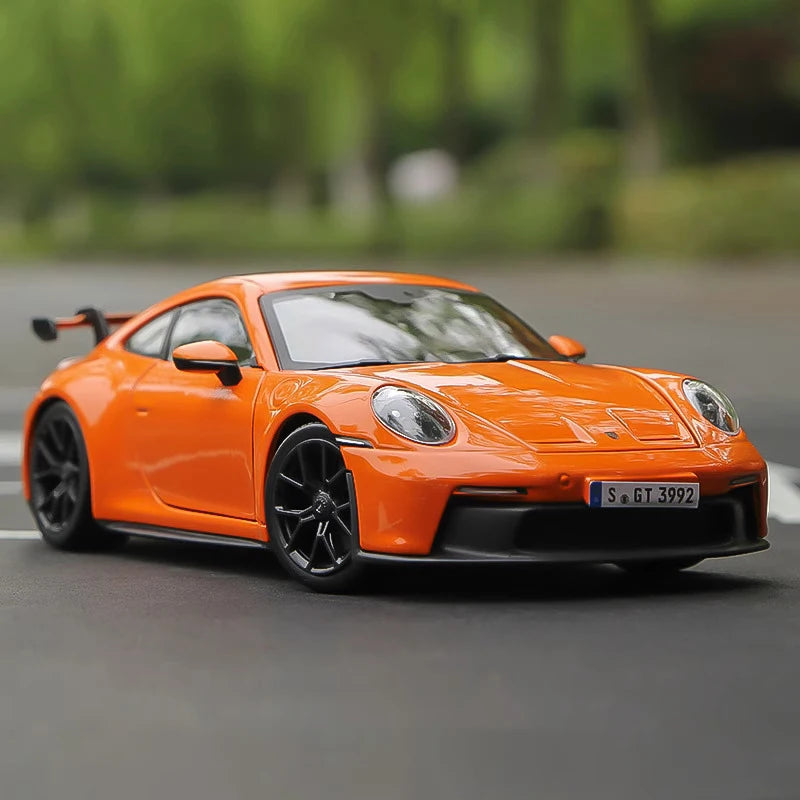🏁 Porsche 911 GT3 RS Diecast Model – 1:18 Scale 🚗