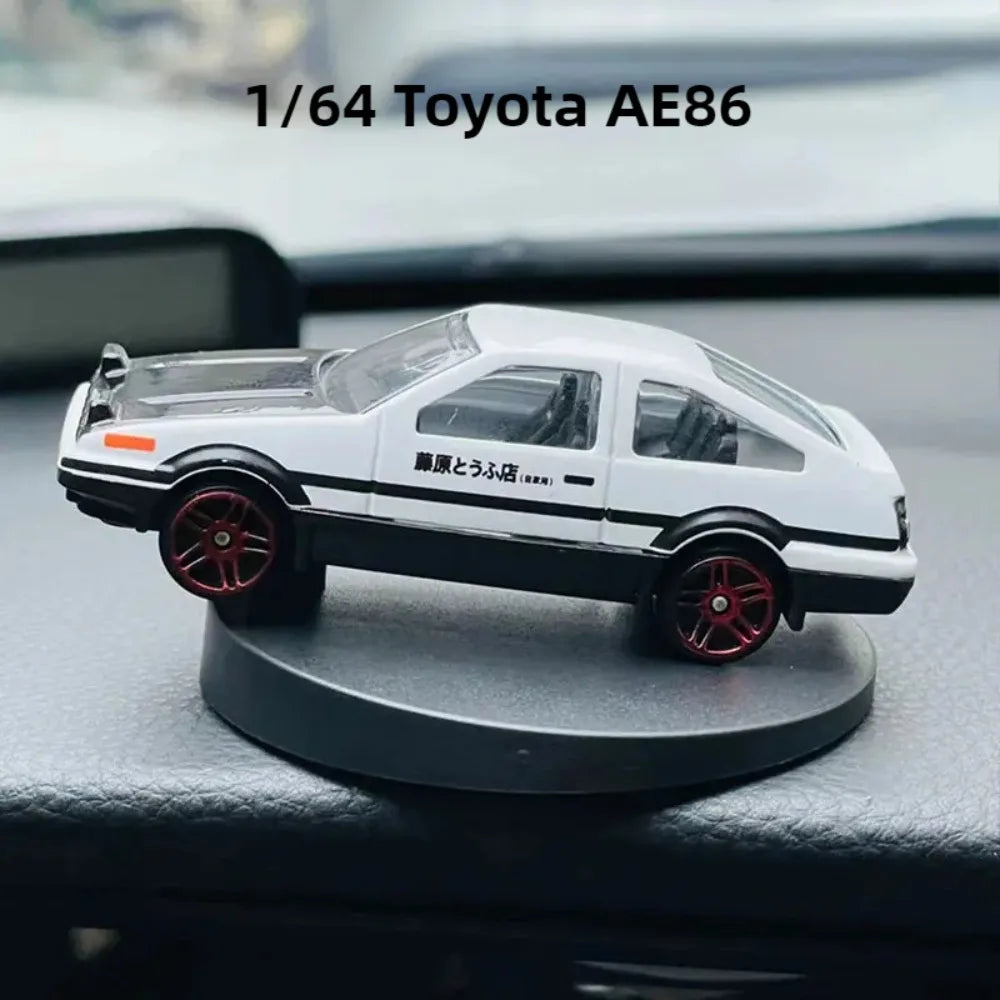 🚗💨 Rotating Drift Car Ornament – Dashboard Racing Model Decoration