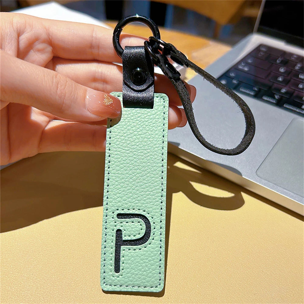 🔠 Leather Initial Keychain – Personal Touch in Style!