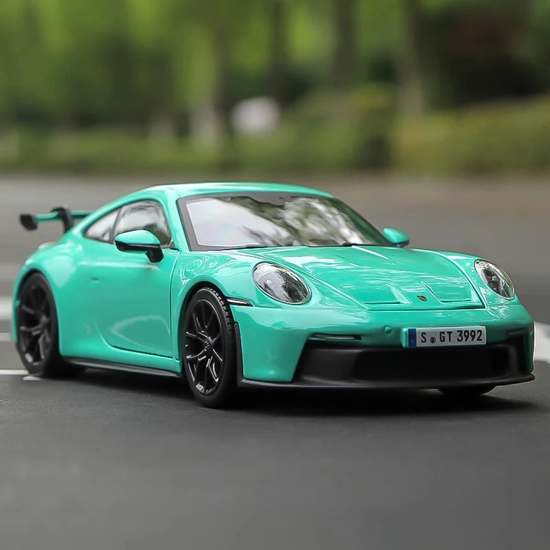 🏁 Porsche 911 GT3 RS Diecast Model – 1:18 Scale 🚗