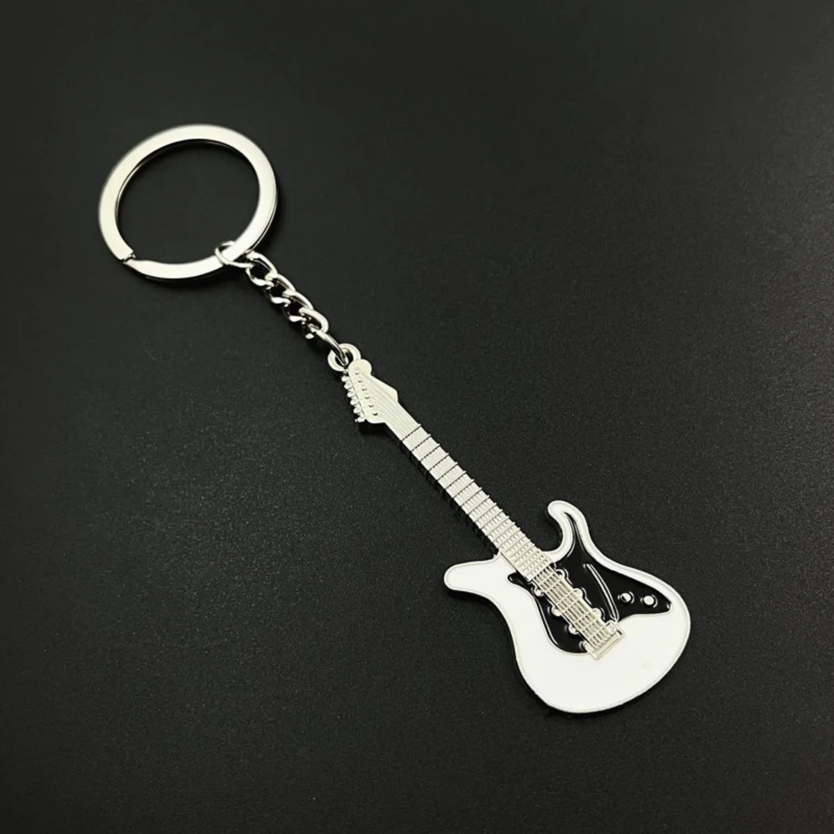 🎸 Creative Mini Guitar Keychain – Shine with Musical Vibes!