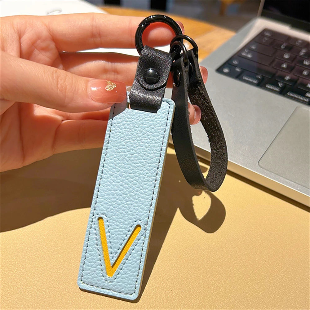 🔠 Leather Initial Keychain – Personal Touch in Style!