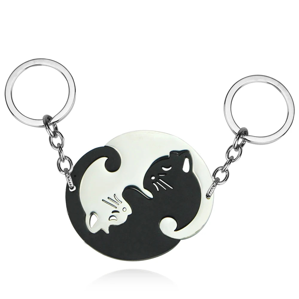 🖤🤍 Cute Black & White Cats Couple Keychain – For True Love! 🐱