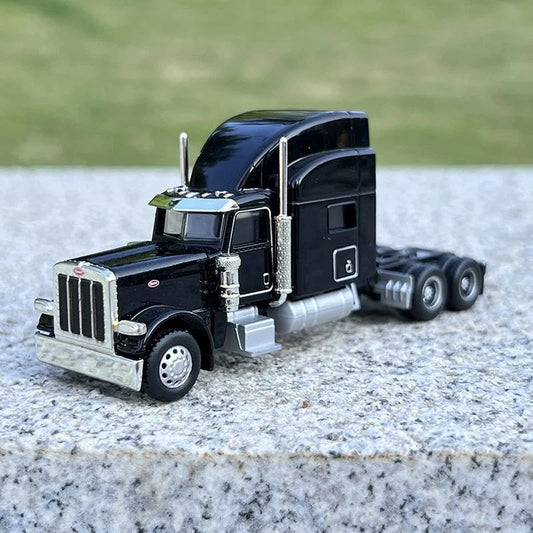 🔥 Die-Cast Classic American Semi Truck 🖤 | 1:64 Scale Collectible Model