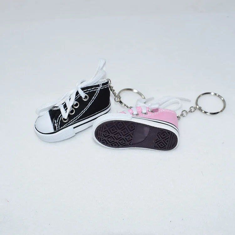 Mini Sneaker Keychain 👟 – Cute & Colorful Accessory for Your Keys or Bags!
