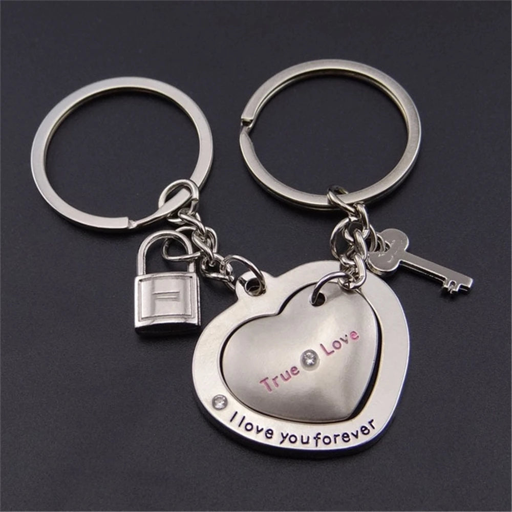 💕👫 2pcs Romantic Couple Keychains – Love Letter & Doll Design