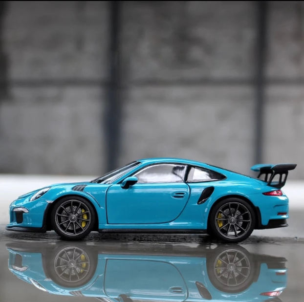 🏁 Porsche 911 GT3 RS Diecast Model – 1:18 Scale 🚗