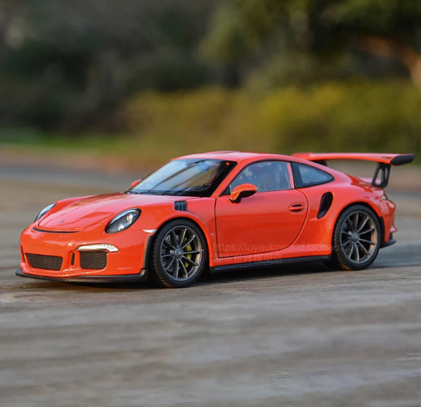 🏁 Porsche 911 GT3 RS Diecast Model – 1:18 Scale 🚗